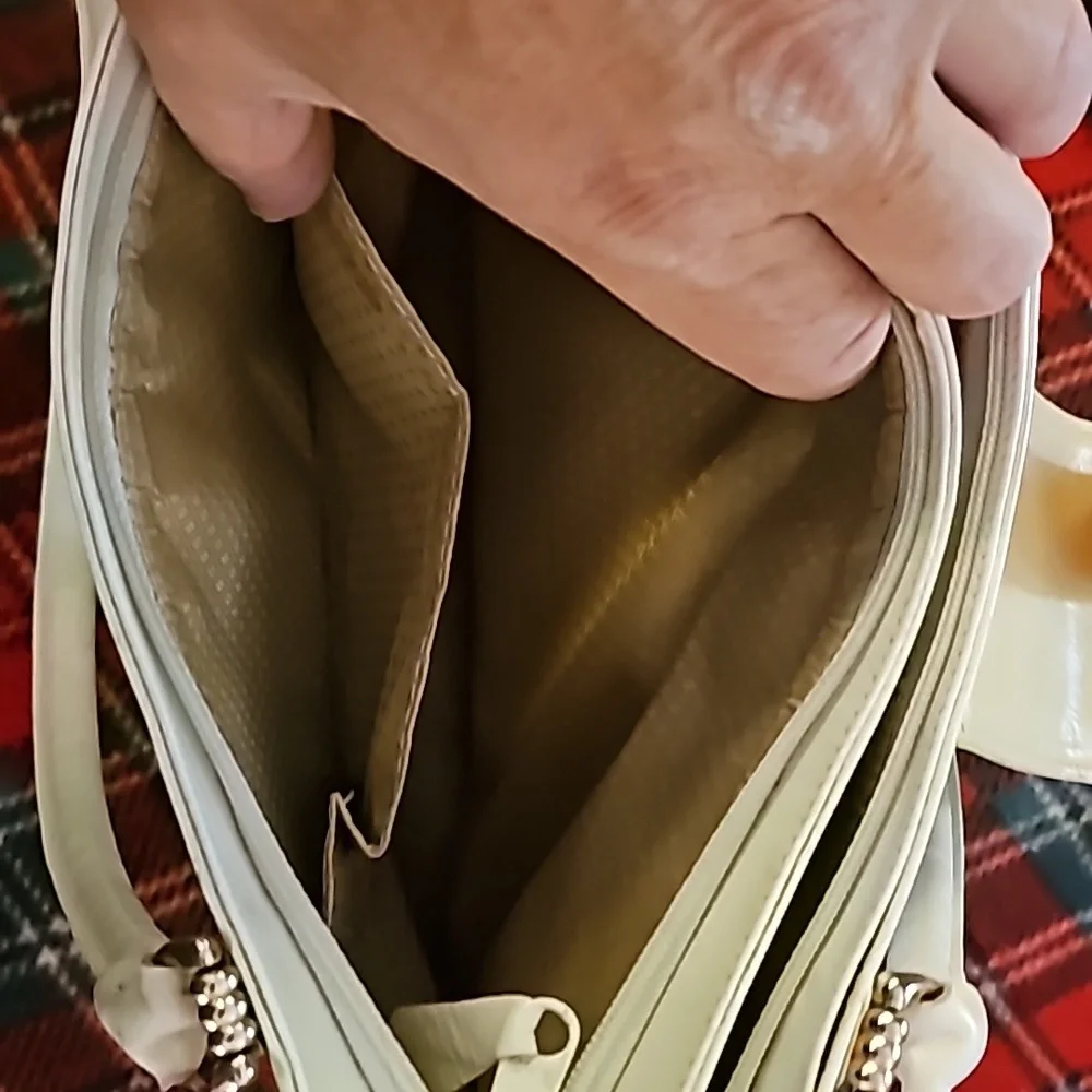 White R Purse - Chain Mail - Picture 9 of 16